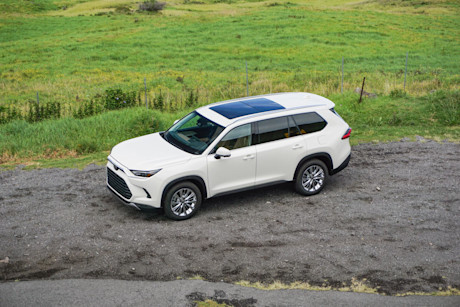 Editorial 2024 toyota grand highlander 09 di