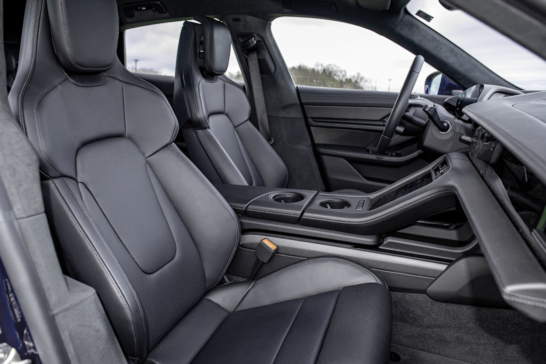 Porsche-Taycan-4S-Cross-Turismo-Seats