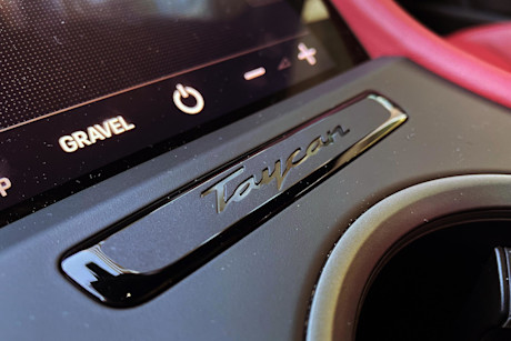 Editorial 2021 porsche taycan turbo s cross turismo 32 ct