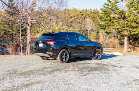 Editorial 2021 buick envision awd essence sport touring 07 ew