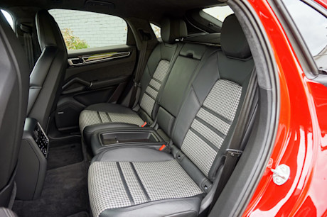 Editorial 2021 porsche cayenne gts coupe 23 jl
