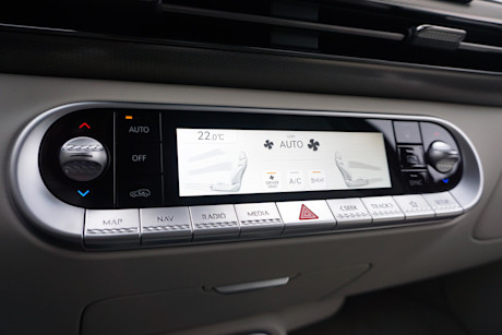 Editorial 2024 genesis gv60 performance awd td 231128 24 di