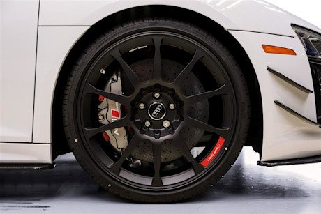 Audi-R8-V10-Plus-Coupé-Competition-Package-autoscout24 (7)