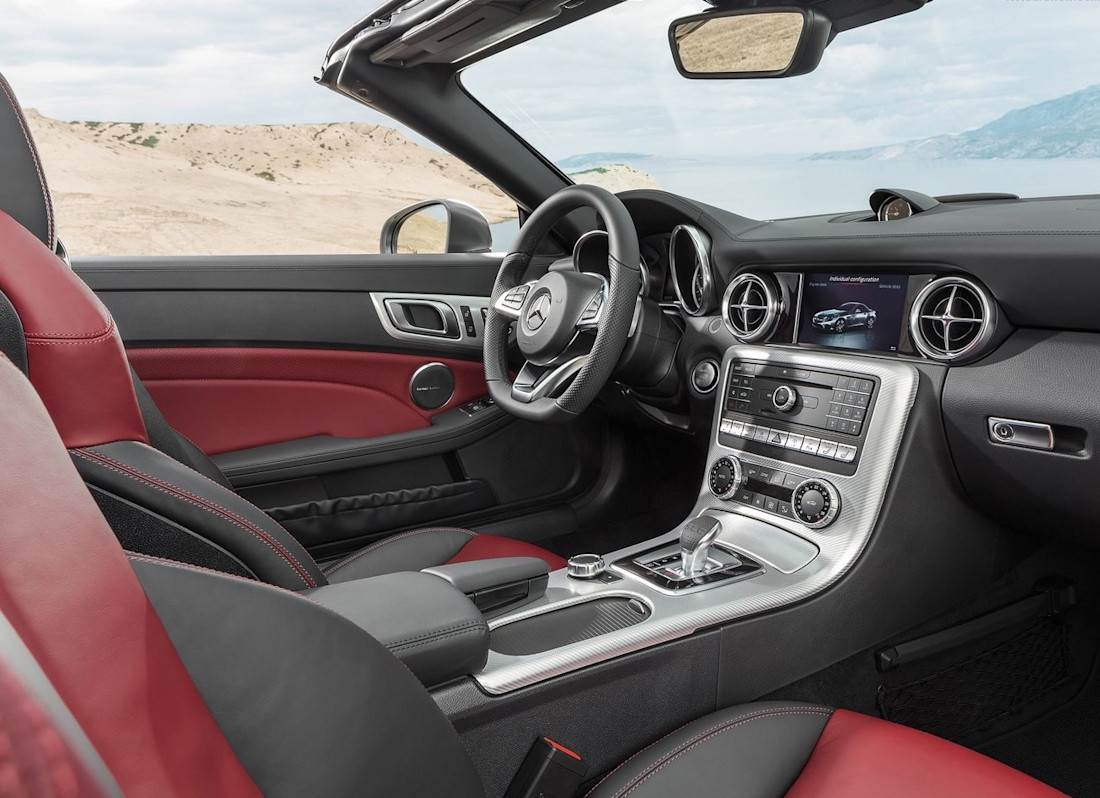 Mercedes-Benz-SLC-2017 interior