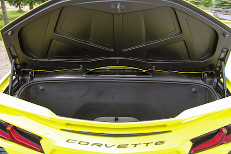 Editorial 2021 chevrolet corvette stingray 3lt convertible 28 dw