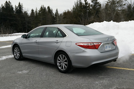 Editorial 2016 toyota camry hybrid jb 5