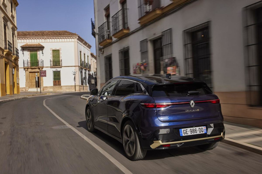 renault-megane-e-tech-heckansicht