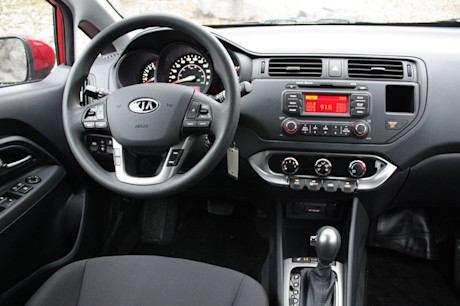 Editorial 2012 kia rio cc 010 3698