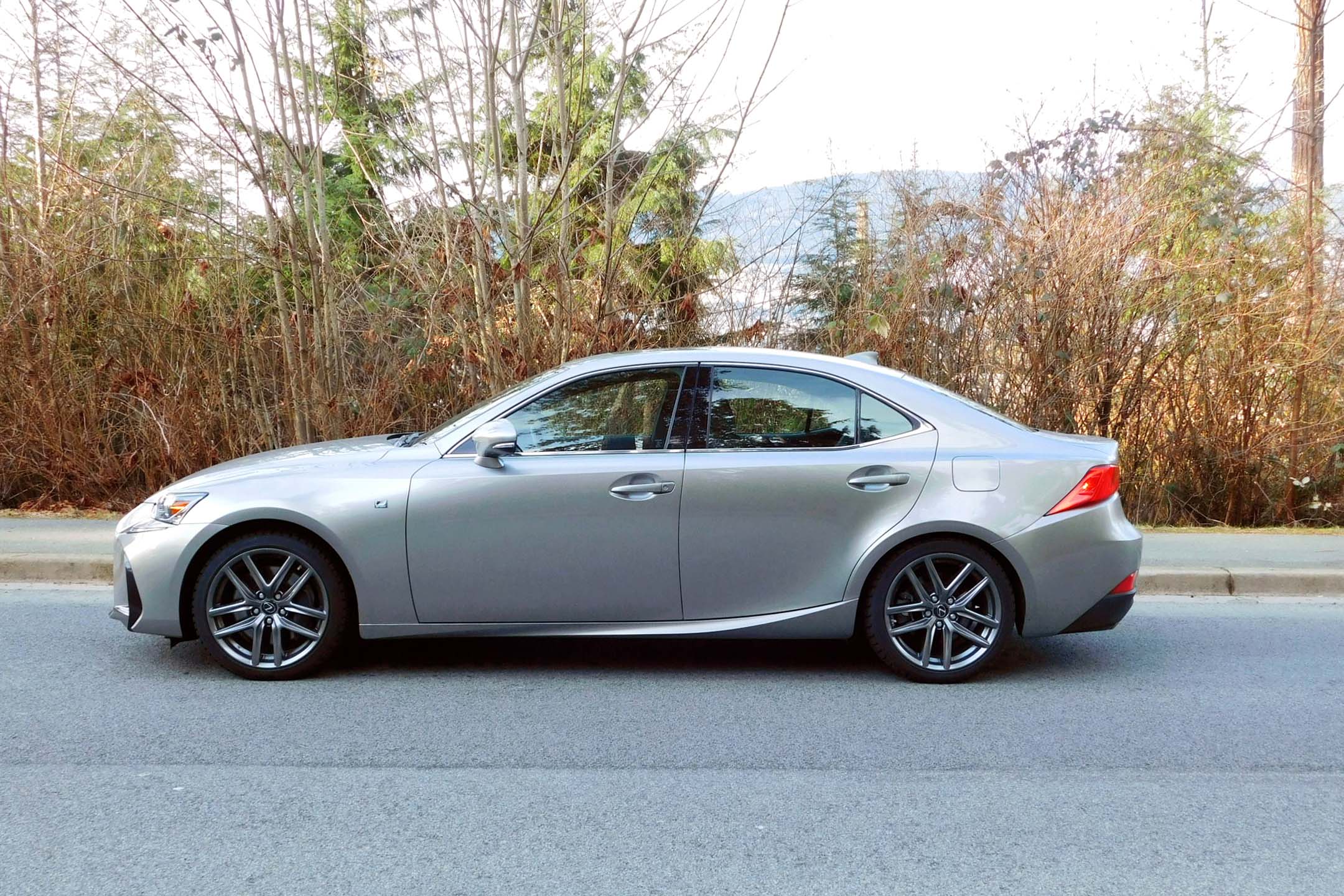 レクサスIS350 2017 Lexus IS 350 AWD F Sport Test Drive Review - AutoTrader.ca