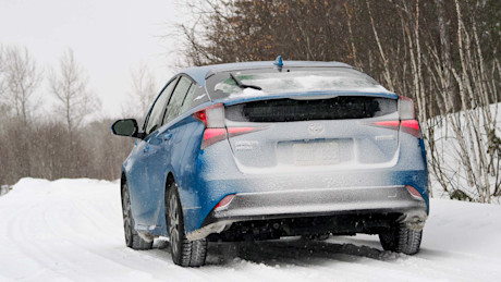 Editorial 2020 toyota prius technology awd e 06 jp