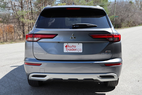 Editorial 2024 mitsubishi outlander phev gt premium 5