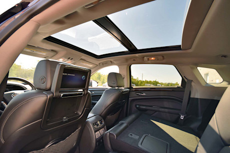 Editorial 2015 cadillac srx platinum awd jp 19