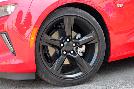 Editorial 2017 chevrolet camaro coupe 1lt 11 dh