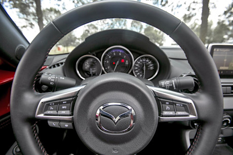 Editorial 2016 mazda mx 5 gs 12 rf