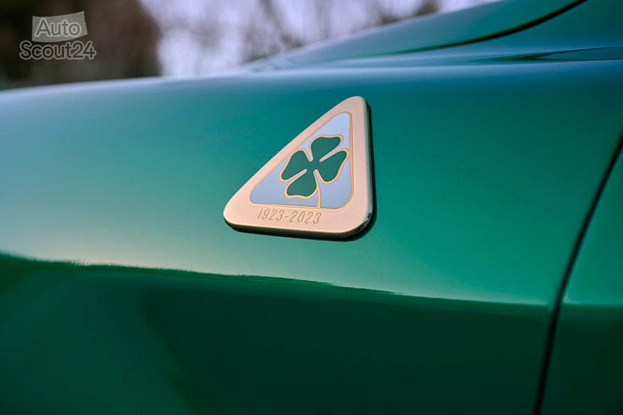 Alfa Romeo-Giulia-Stelvio-Q-100°anniversary-2023 (12).jpg