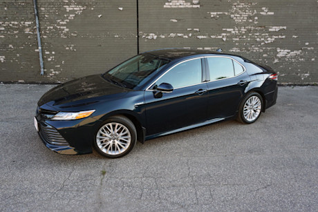 Editorial 2020 toyota camry hybrid xle 02 di