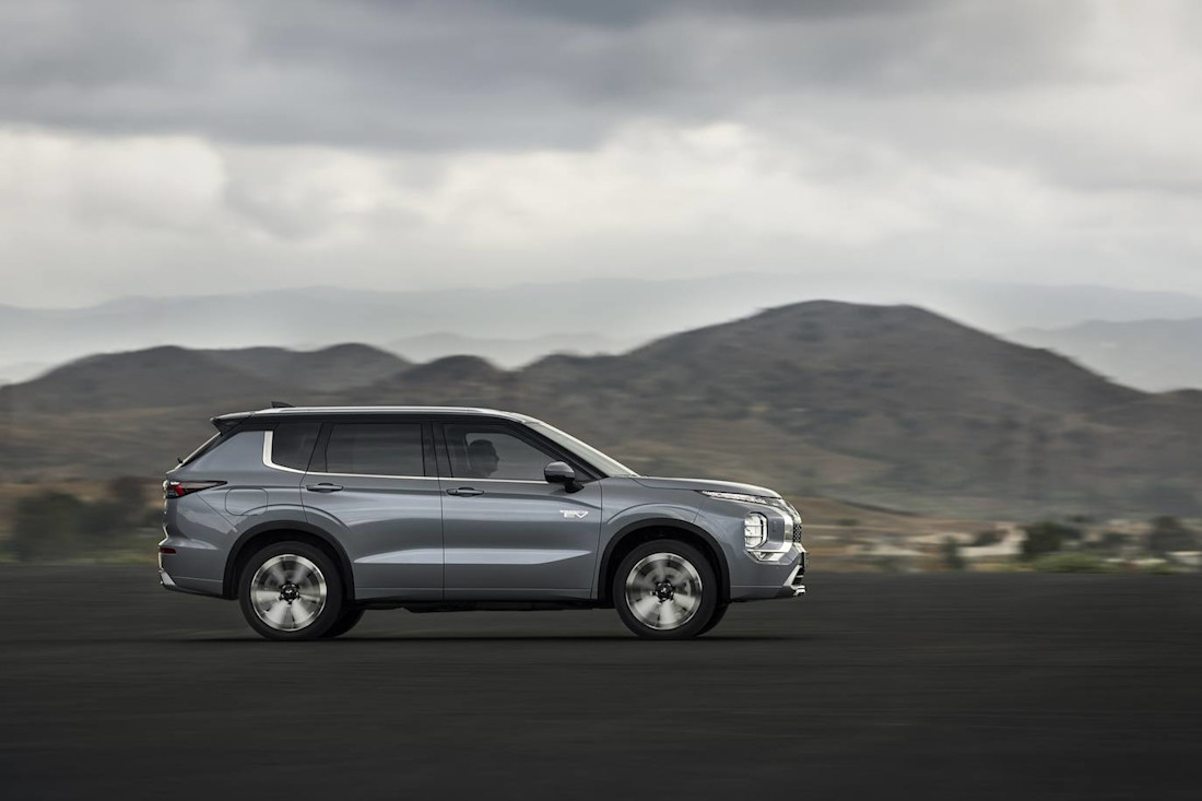 NewOutlanderPHEV(13).jpg