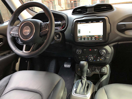 Editorial 2019 jeep renegade limited 4x4 17 jw