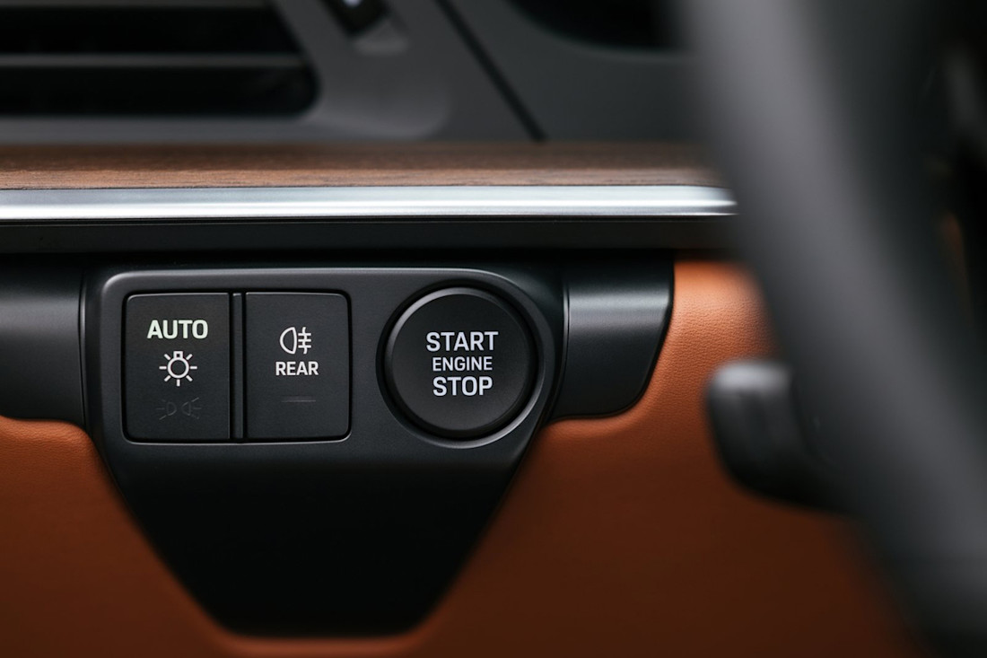 Porsche-911_Carrera-2025-1600-04.jpg