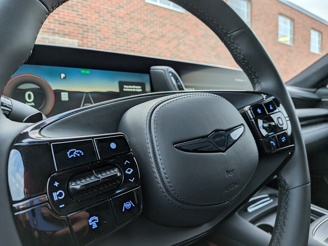 2026 Genesis G90 Black Edition - TD - SBe - 260327 - 38.jpg