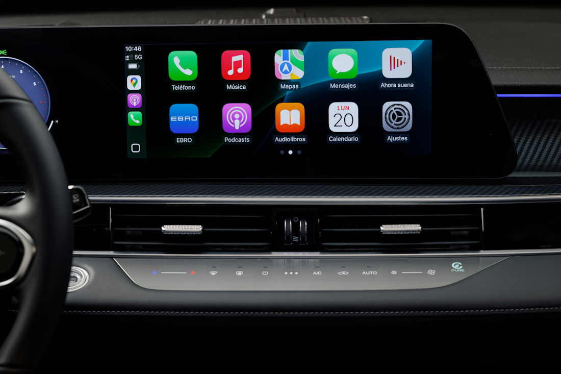 Ebro-S700-2025-interior (8).jpg