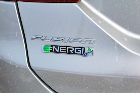 Editorial 2017 ford fusion energi platinum 05 pb