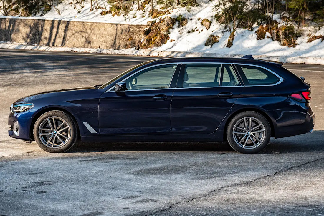 BMW-540i-xDrive-Touring-G31-Side