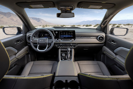 Editorial my23 colorado zr2 interior