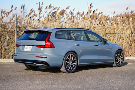Editorial 2024 volvo v60 recharge t8 awd polestar engineered td 240227 07 jl