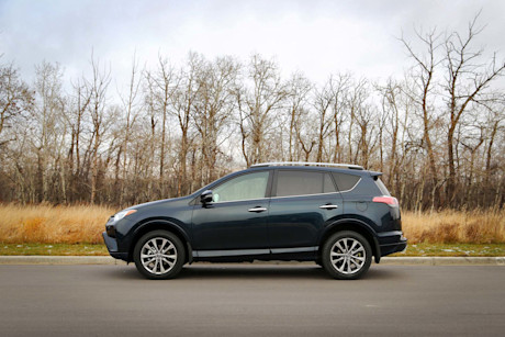 Editorial 2017 toyota rav4 limited 08 ts