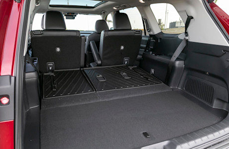 Editorial 2024 toyota grand highlander limited awd td 231019 31 jw