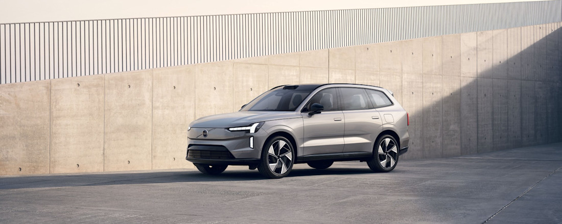 Volvo EX90, nuovo SUV a sette posti totalmente elettrico