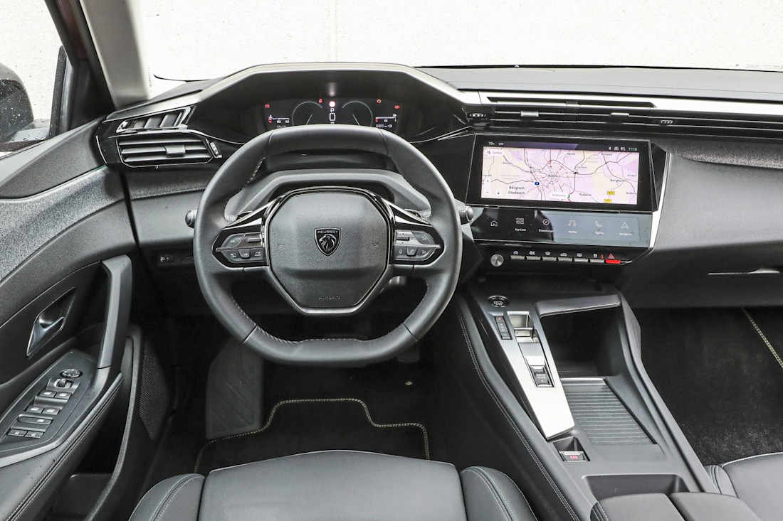 peugeot-208-peugeot-308-2022-5.jpg
