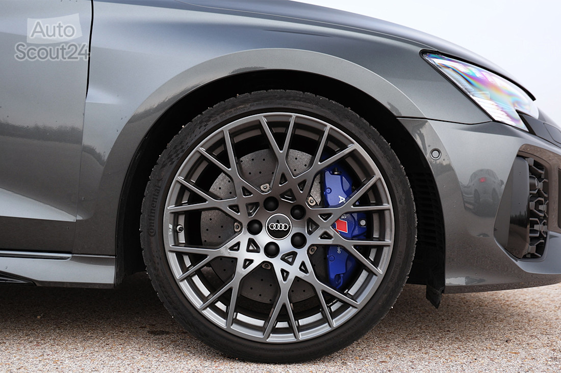 Audi-RS3-performance-edition (7).jpg