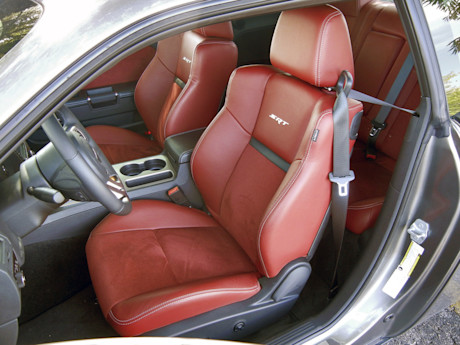 Editorial 10 jy 2012 dodge challenger srt8 392