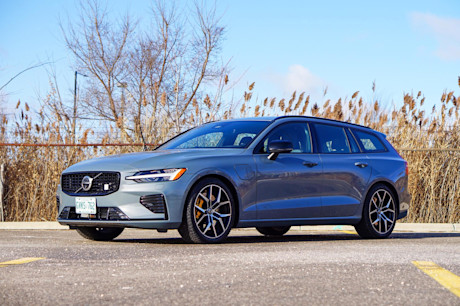 Editorial 2024 volvo v60 recharge t8 awd polestar engineered td 240227 03 jl