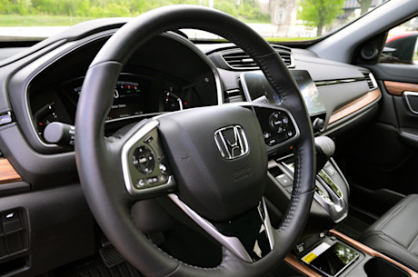 Honda CR-V Touring 2022 : essai routier Body Image