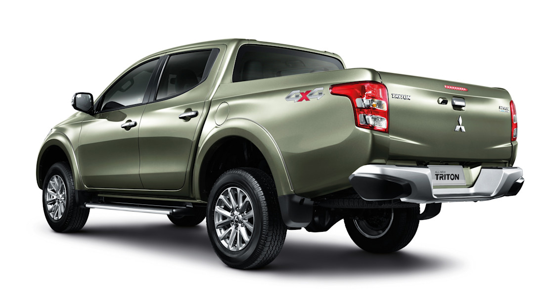 mitsubishi-pick-up-side