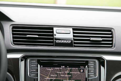 Editorial 2018 volkswagen passat gt 12 jw