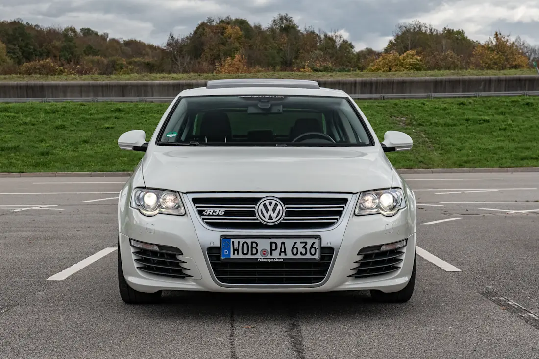 VW-Passat-R36-Front VW-Passat-R36-Front