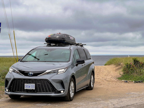 Editorial 2023 toyota sienna xse awd td 230908 02 msp