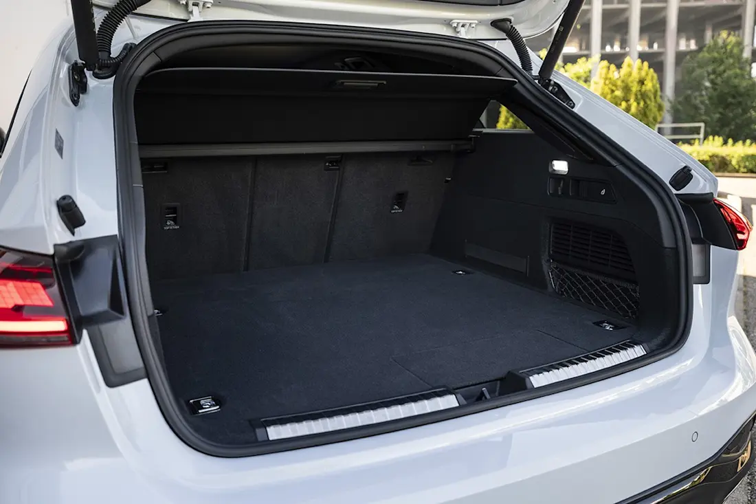 BEBE20251113 Audi A5 Avant e-hybrid 04