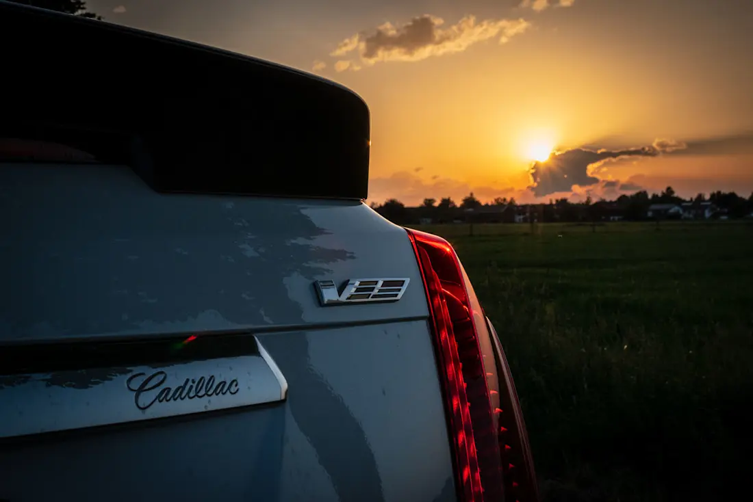Cadillac-CTS-V-Logo