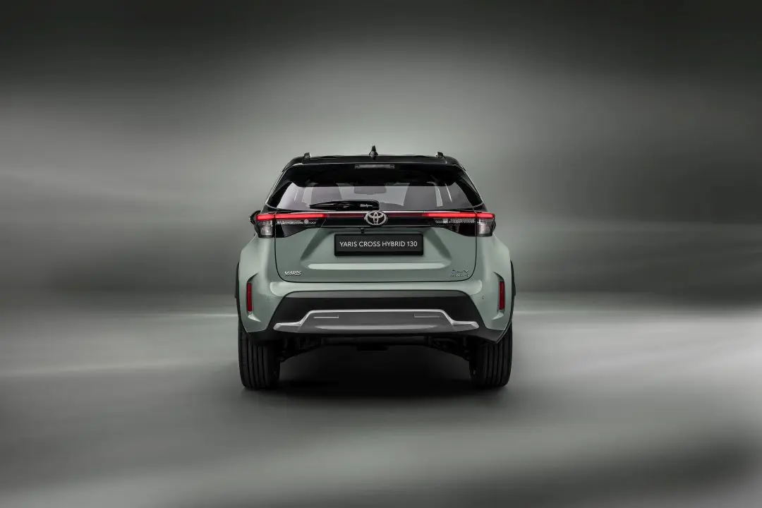 2023-yaris-cross-ext-004