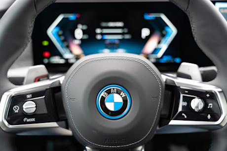 Editorial 2024 bmw 750e jw 5