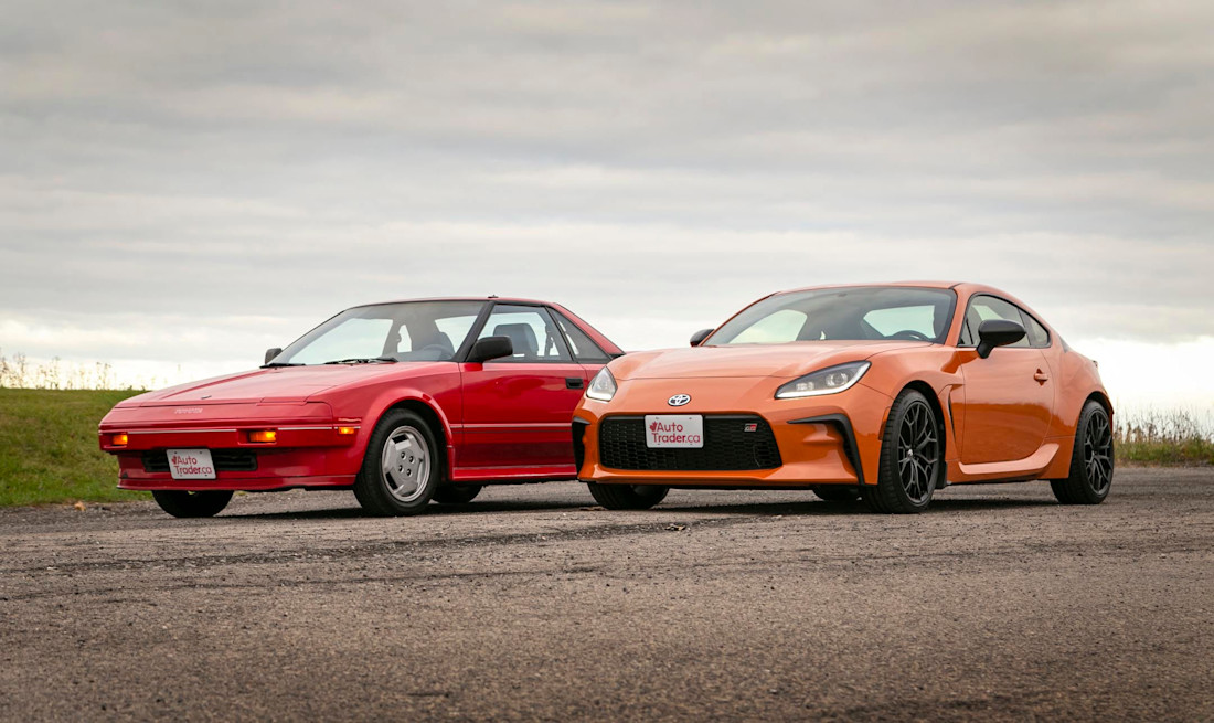 Editorial 2023 toyota gr86 vs 1986 toyota mr2 231113 02 jw