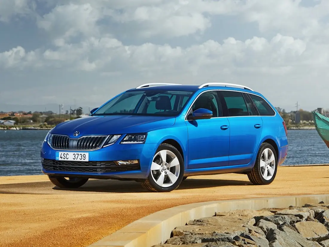 Skoda-Octavia Combi-2017-1280-4bb9fbc32c6277f44d37d02370751f1481