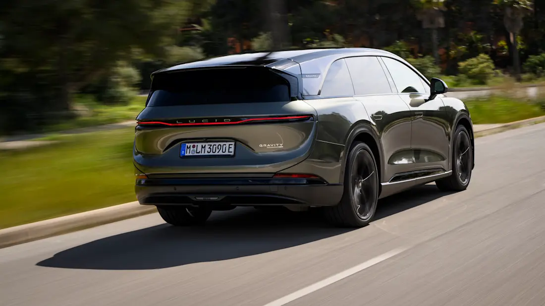 LM26-EUMD-Gravity-Grand-Touring Dynamic Aurora-Green 10