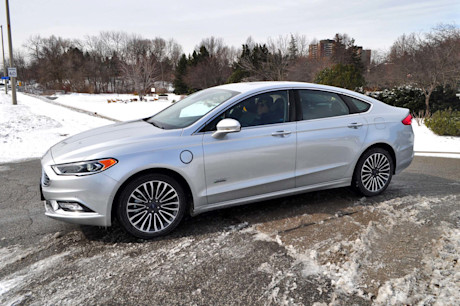 Editorial 2017 ford fusion energi platinum 03 mb