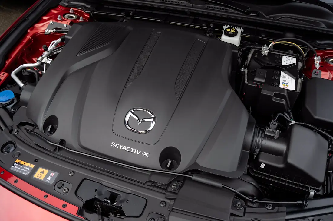 mazda3-my2025-engine-skyactive-x-002